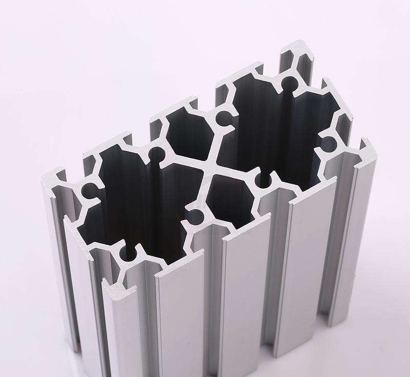 4 strisce di superficie comune di profili in lega di alluminio